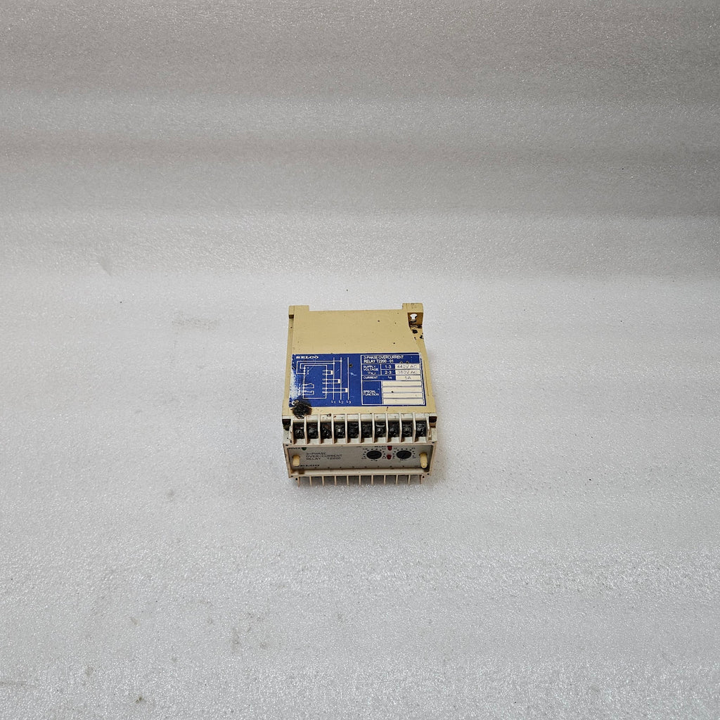 SELCO T2200-01 3-PHASE OVERCURRENT RELAY 380/440VAC 5A OUTER BODY BURN MARKS