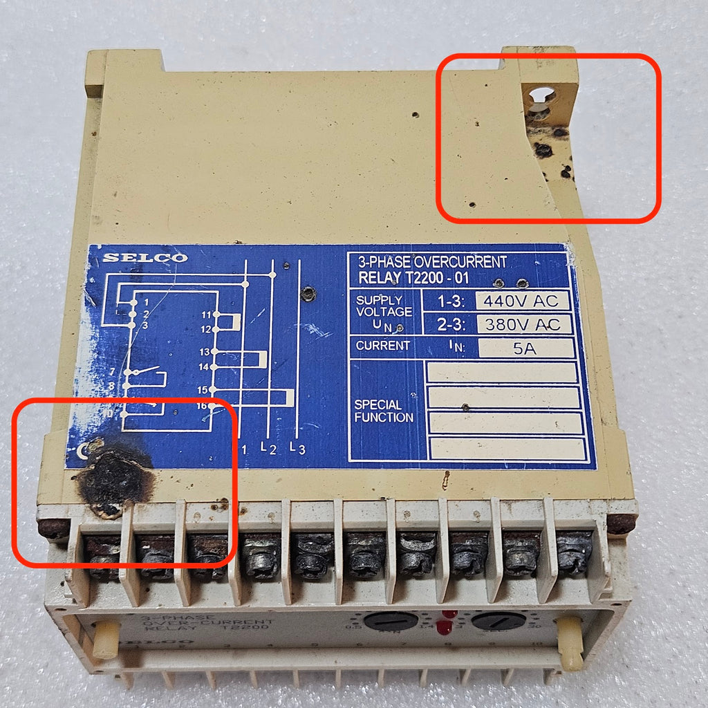 SELCO T2200-01 3-PHASE OVERCURRENT RELAY 380/440VAC 5A OUTER BODY BURN MARKS
