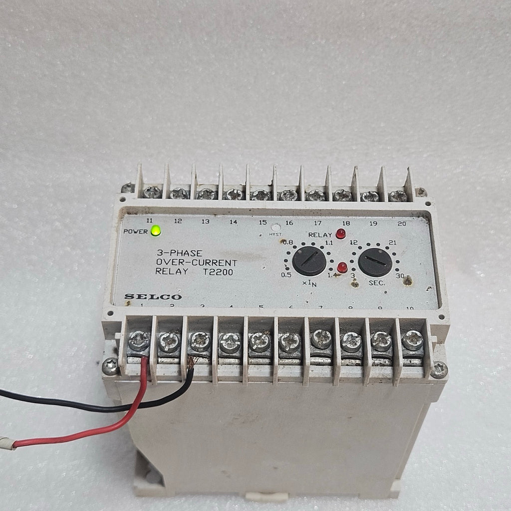 SELCO T2200-02 3-PHASE OVERCURRENT RELAY 400/450VAC 5A LATCHING PROTECTION RELAY