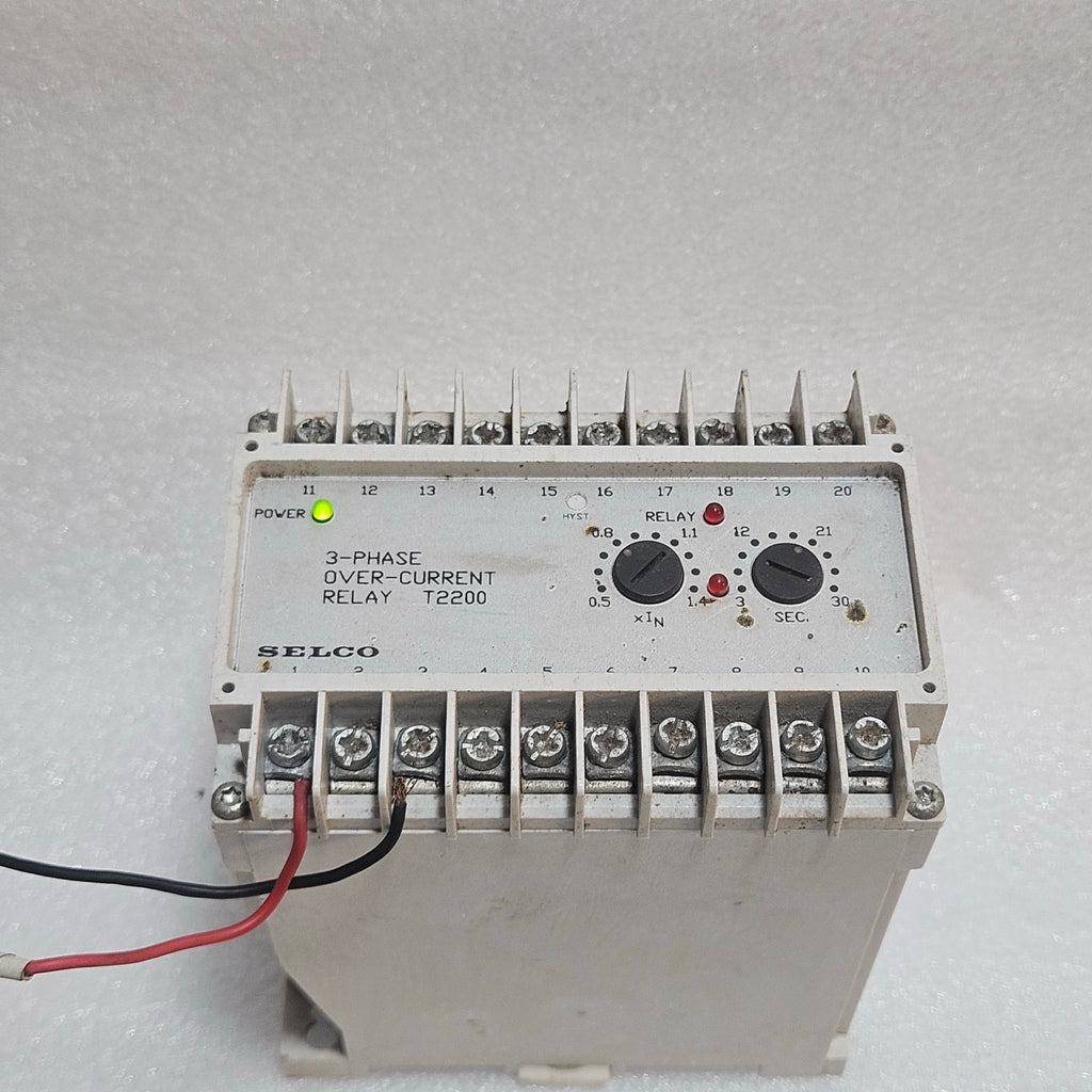 SELCO T2200-02 3-PHASE OVERCURRENT RELAY 400/450VAC 5A LATCHING PROTECTION RELAY