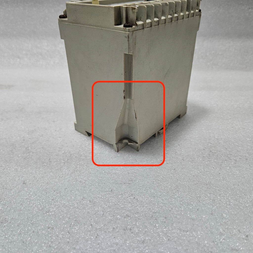 SELCO T2000-02 REVERSE POWER RELAY | 440/380 V | DAMAGED ON BOTTOM