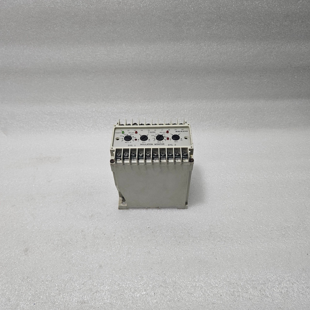 SELCO T3200-01 INSULATION MONITOR RELAY | 380–440V AC SUPPLY | DAMAGED ON BOTTOM
