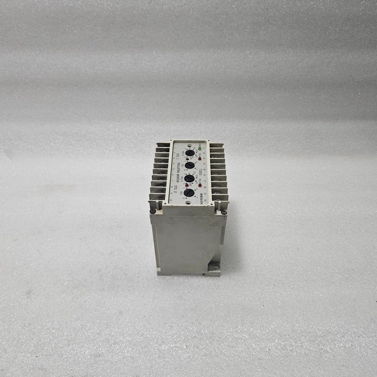 SELCO T3200-01 INSULATION MONITOR RELAY | 380–440V AC SUPPLY | DAMAGED ON BOTTOM