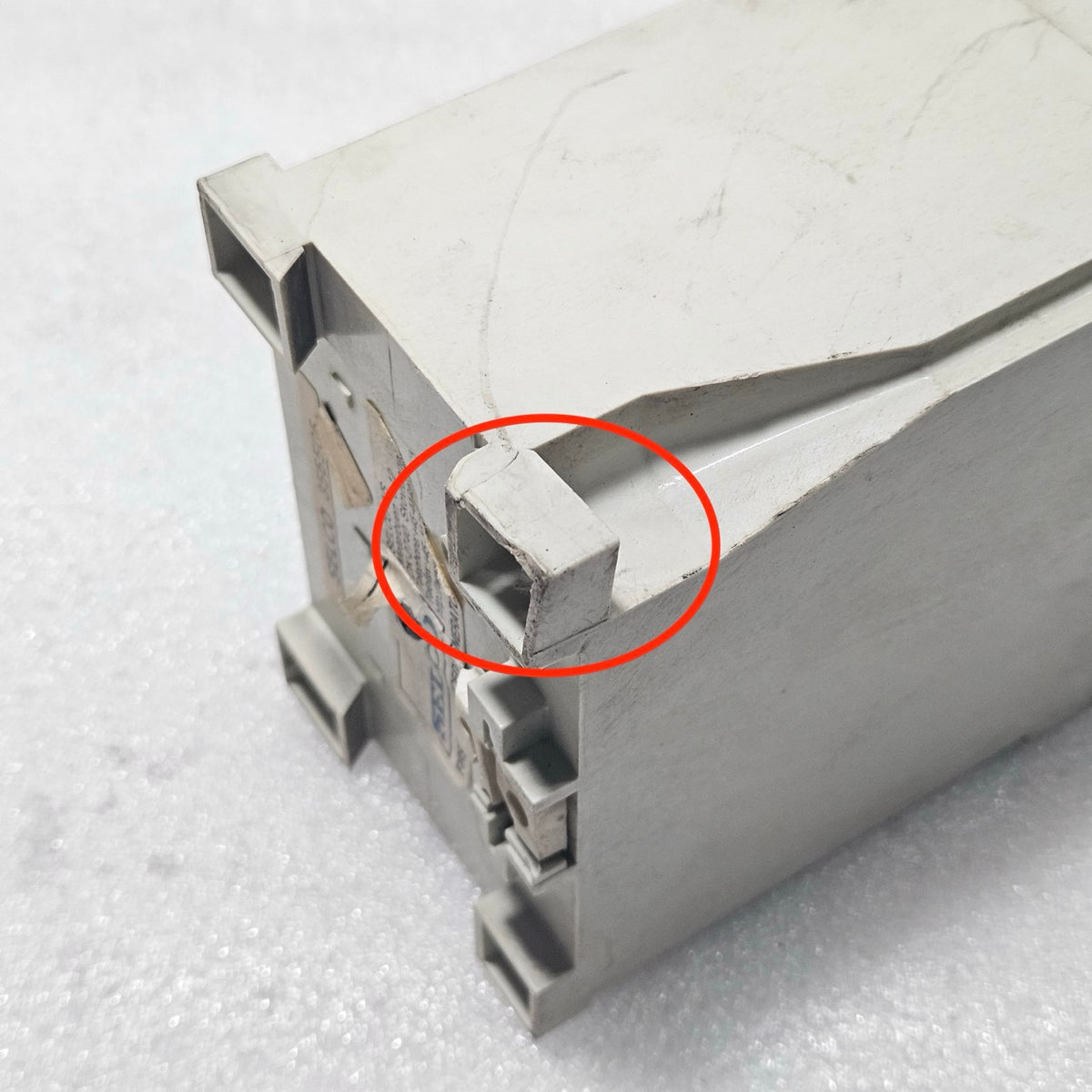 SELCO T3200-01 INSULATION MONITOR RELAY | 380–440V AC SUPPLY | DAMAGED ON BOTTOM