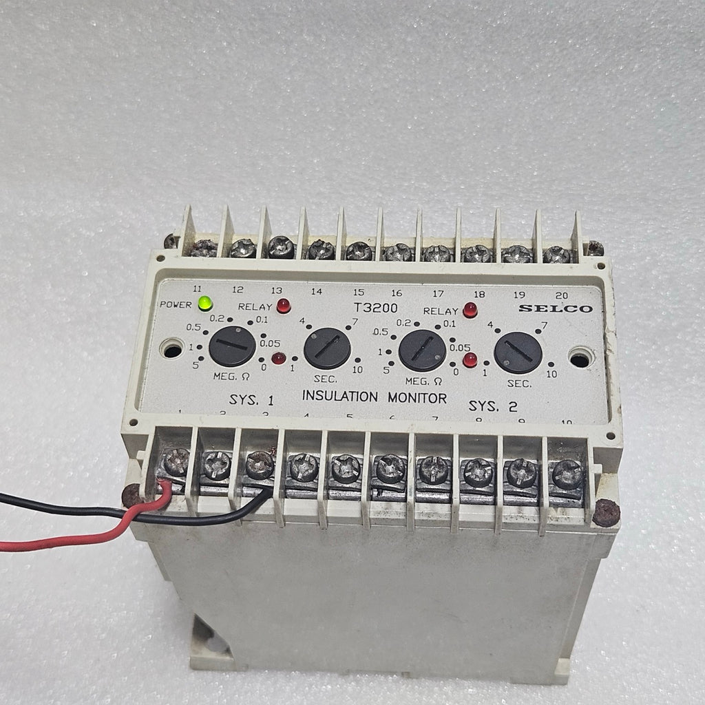 SELCO T3200-01 INSULATION MONITOR RELAY | 380–440V AC SUPPLY | DAMAGED ON BOTTOM