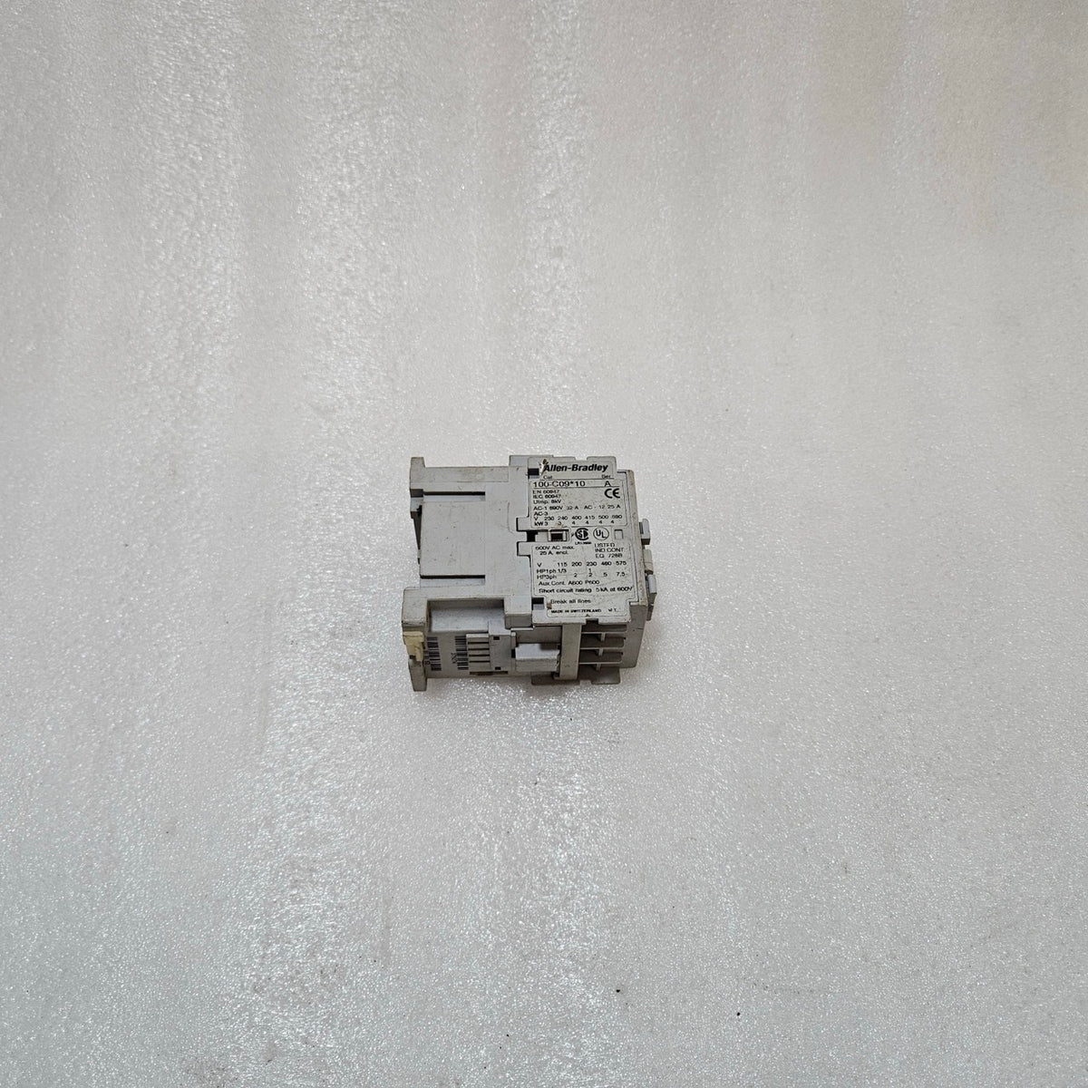 ALLEN-BRADLEY 100-C09*10 SERIES A CONTACTOR – 9A 3-POLE, 600V AC, 5KA SCCR, 230V