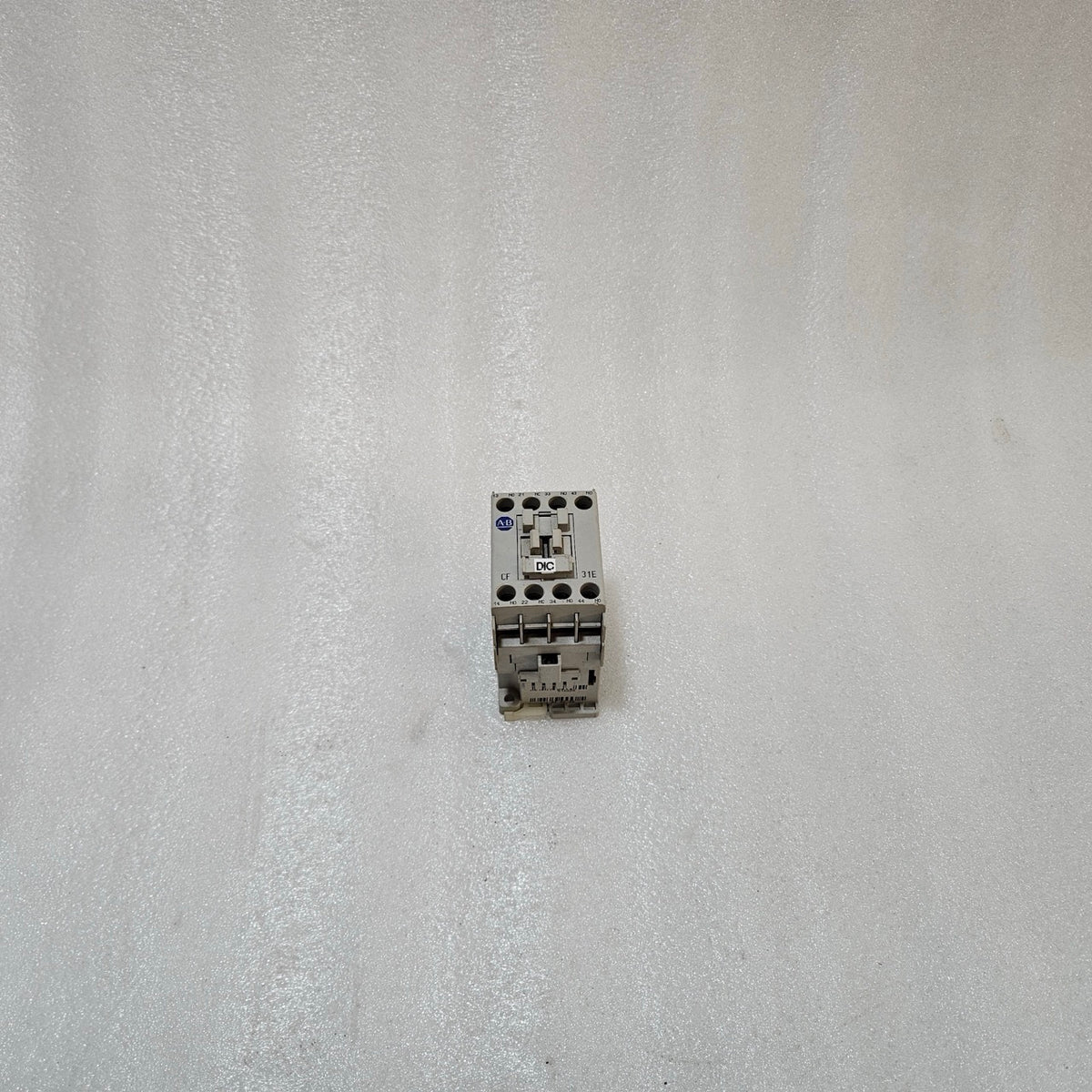 ALLEN-BRADLEY 700-CF310-A CONTACTOR, 3-PHASE 25A 110-120V CONTROL RELAY