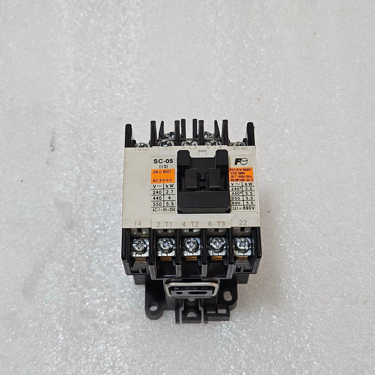 FUJI ELECTRIC SC-05 MAGNETIC CONTACTOR 20A 3-POLE MOTOR CONTACTOR 110-120V COIL