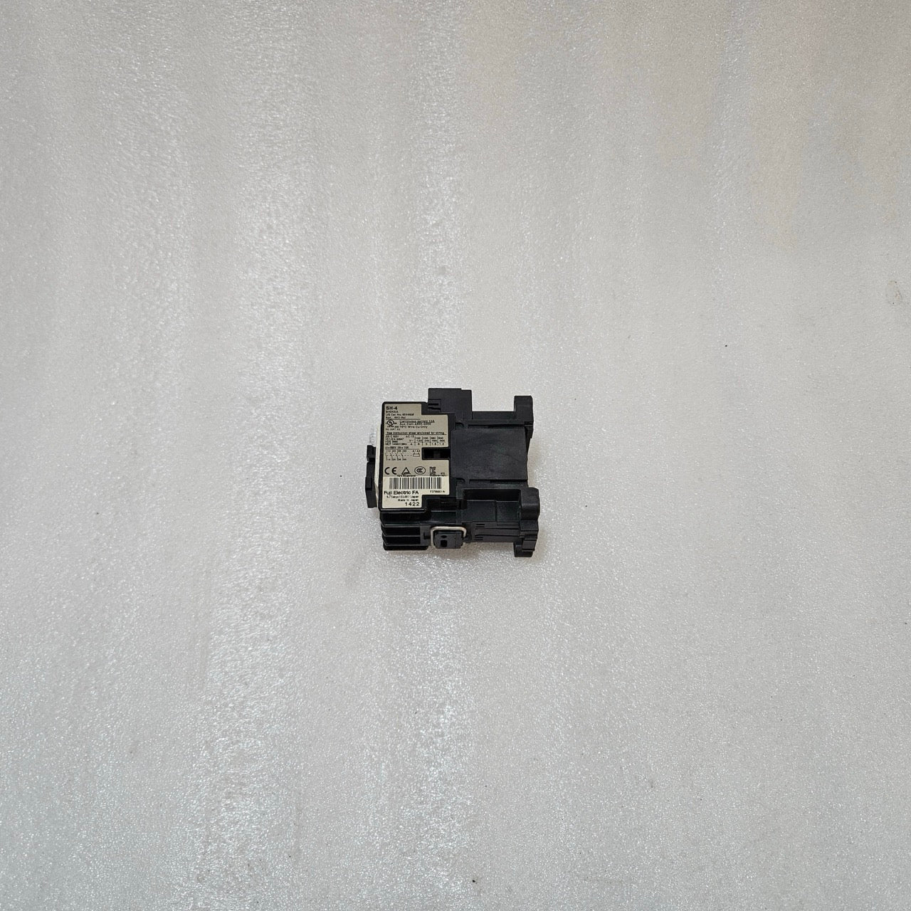 FUJI ELECTRIC SH-4 AUXILIARY CONTACTOR BLOCK 4NO WITH 100–110V COIL 10A