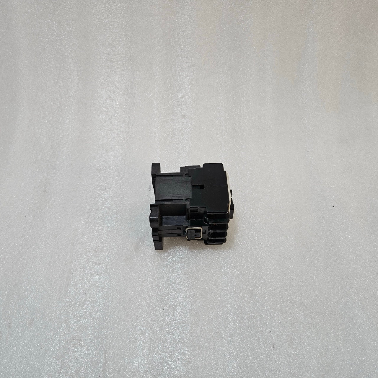 FUJI ELECTRIC SC-5-1 MAGNETIC CONTACTOR 32A AC-3 MOTOR DUTY 100-110V AC COIL