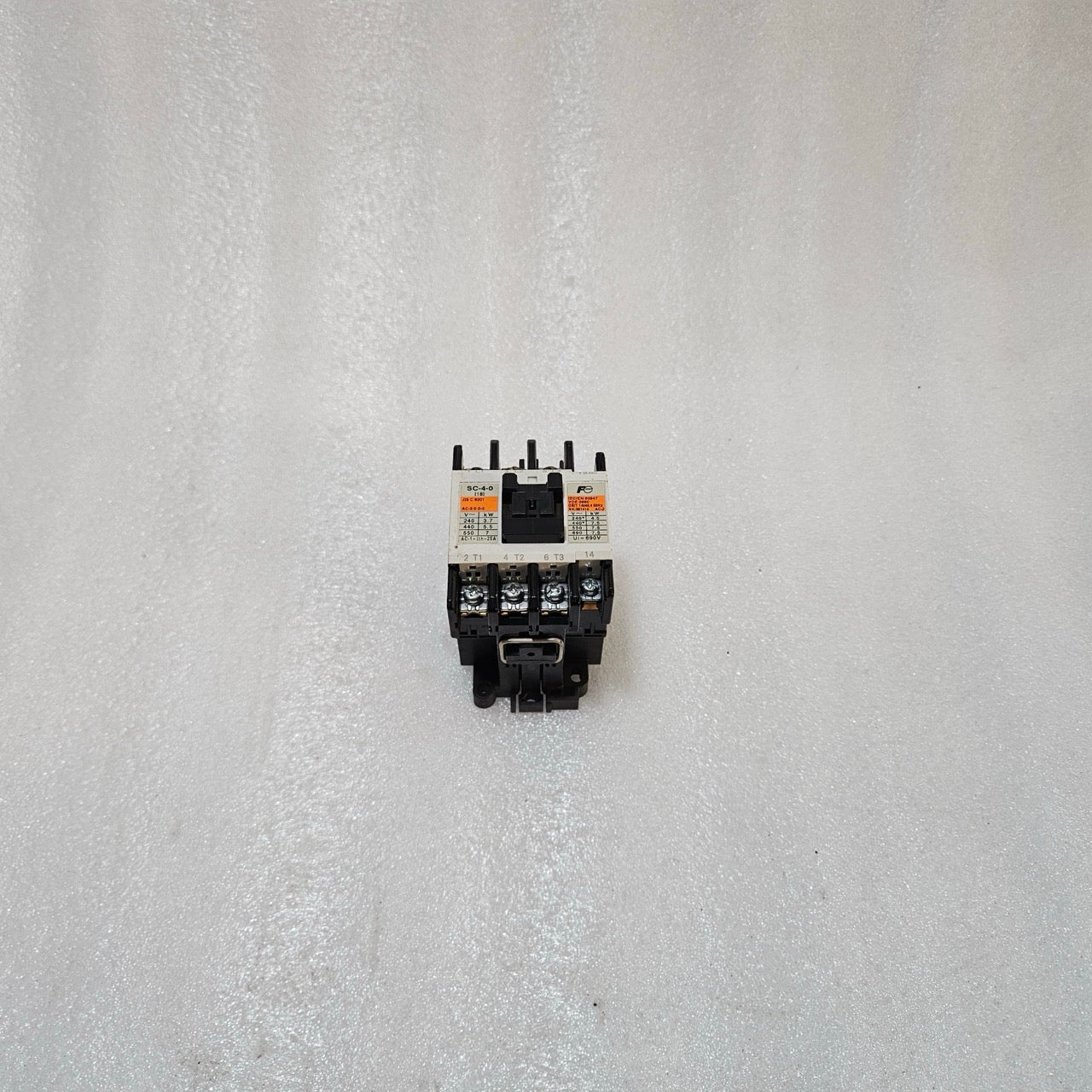 FUJI ELECTRIC SC-4-0 MAGNETIC CONTACTOR 25A 3-POLE 100-110V COIL MOTOR CONTACTOR