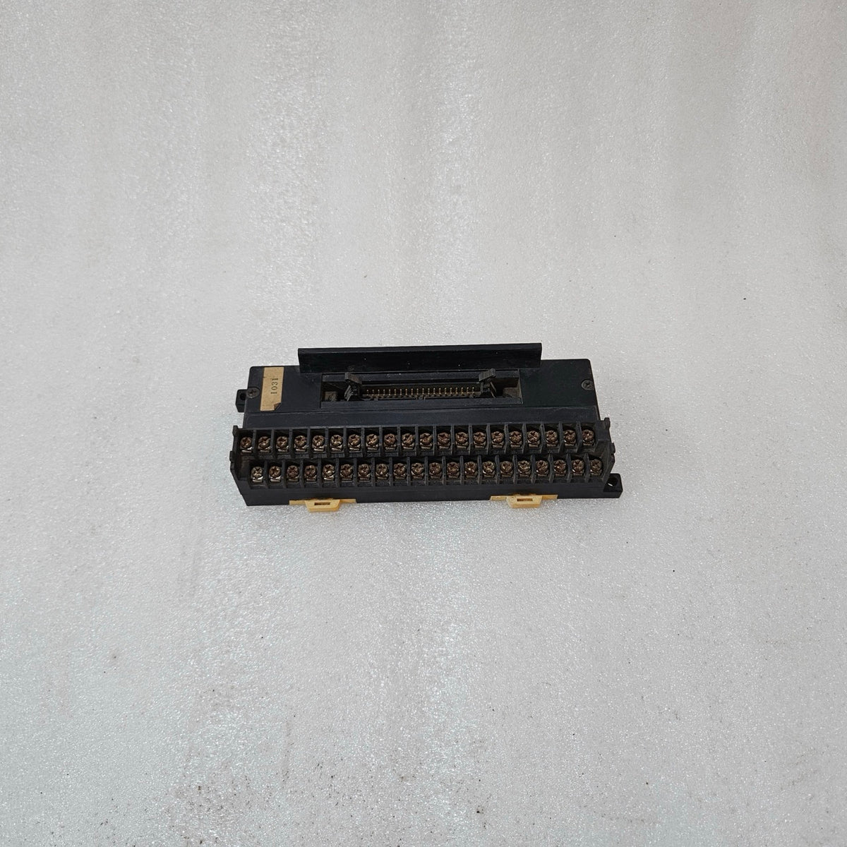 YOSHIDA ELECTRIC PS7D-40V4 INTERFACE MODULE / CONNECTOR UNIT 125V 1A INDUSTRIAL