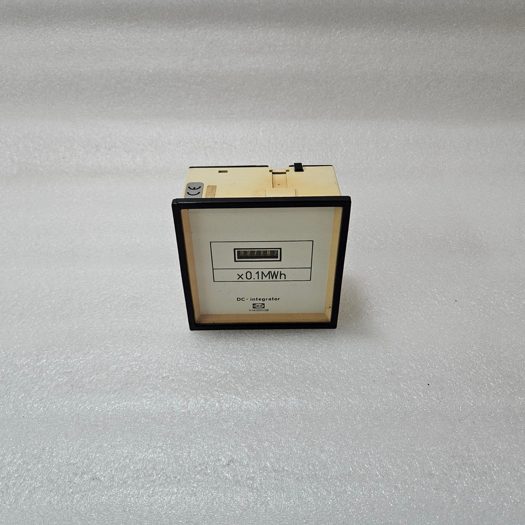 DEIF DC INTEGRATOR ENERGY METER 0–10V DC INPUT PANEL METER 0–4.5 MWH WITH 440V A