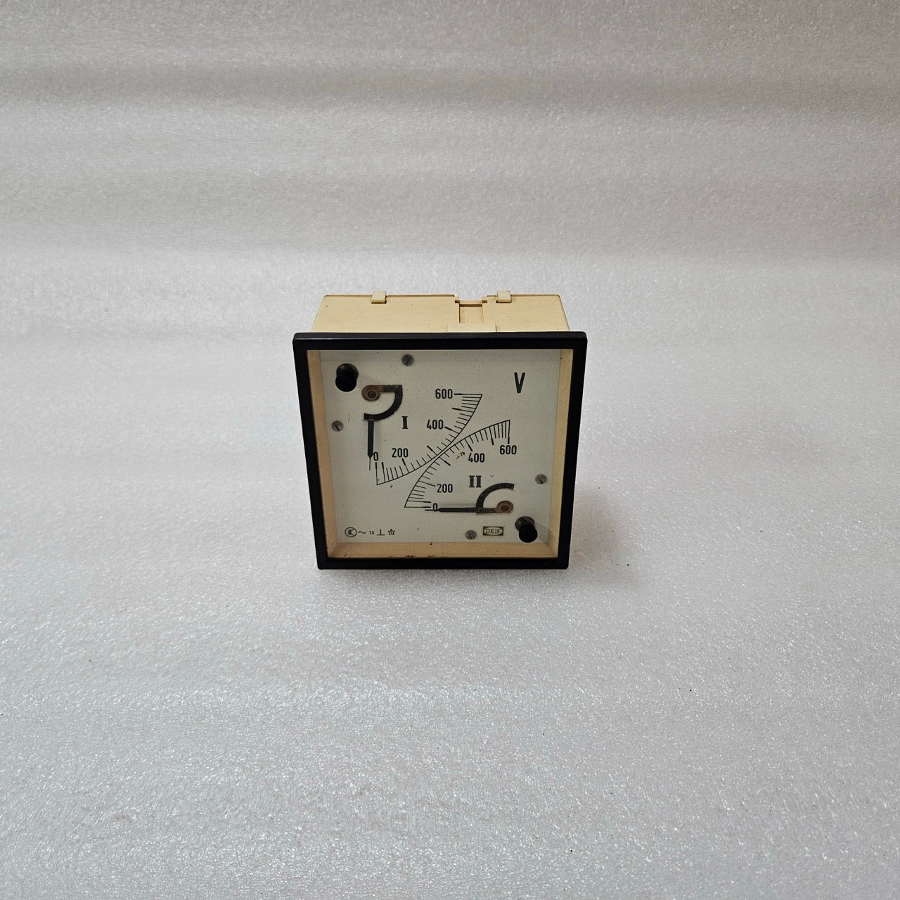 DEIF DUAL SCALE VOLTMETER PANEL METER 0–600V AC GENERATOR VOLTAGE INDICATOR PANE
