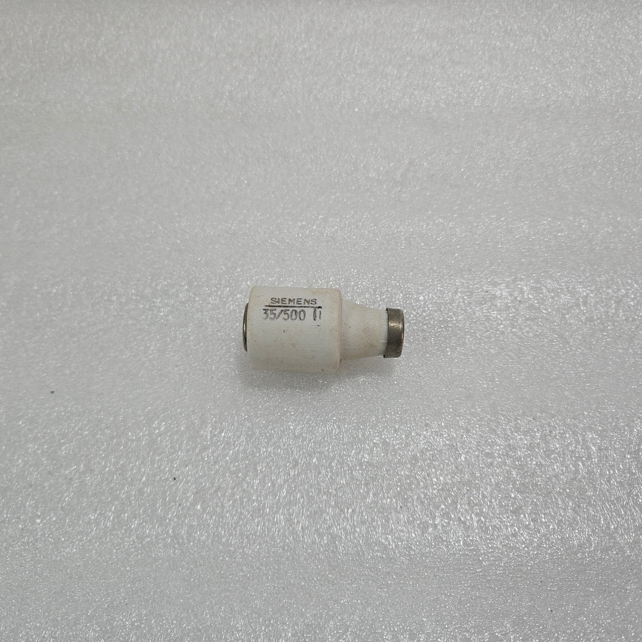 SIEMENS 35/500 DII CERAMIC BOTTLE FUSE 35A 500V DIAZED INDUSTRIAL SCREW FUSE