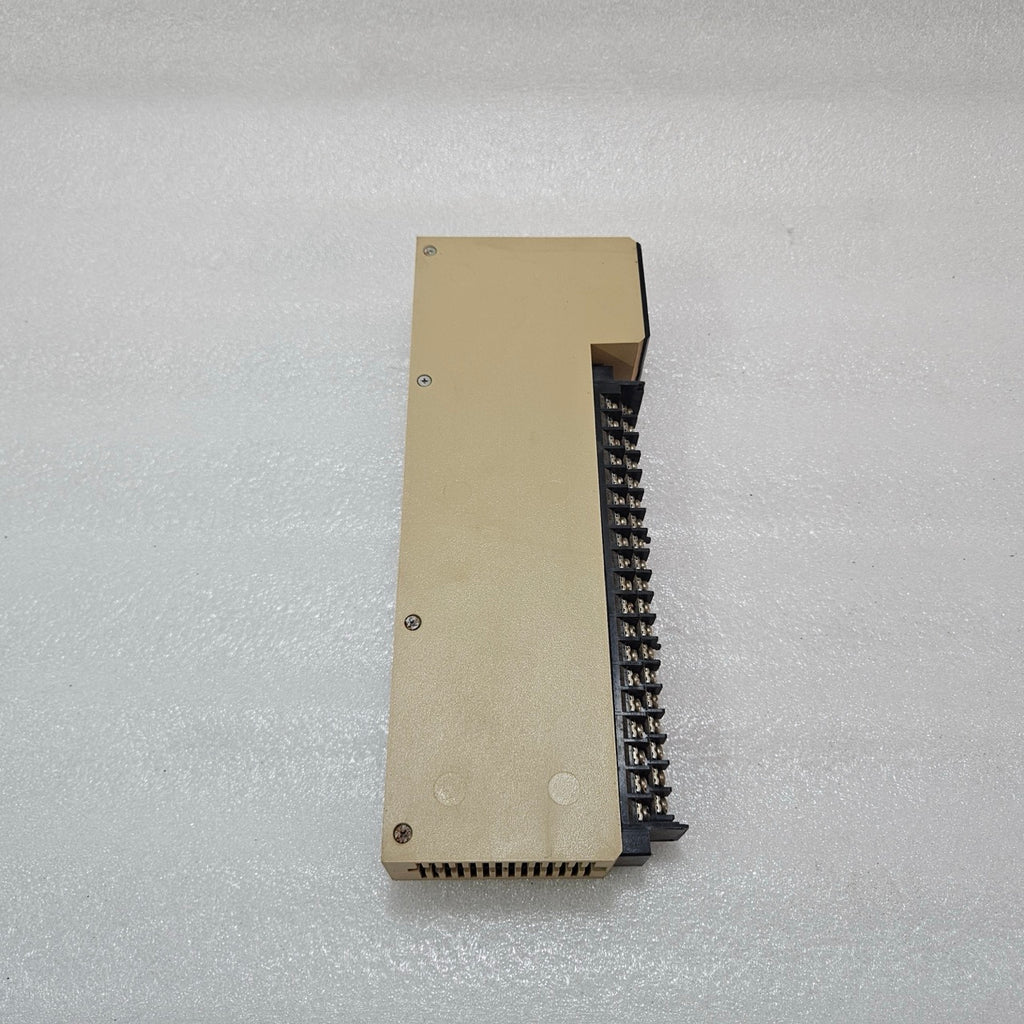 OMRON C500-OD412 (3G2A5-OD412) PLC DIGITAL OUTPUT UNIT 24VDC 16-POINT OUTPUT MOD