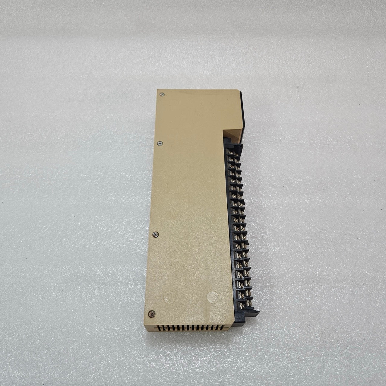 OMRON C500-OD412 (3G2A5-OD412) PLC DIGITAL OUTPUT UNIT 24VDC 16-POINT OUTPUT MOD