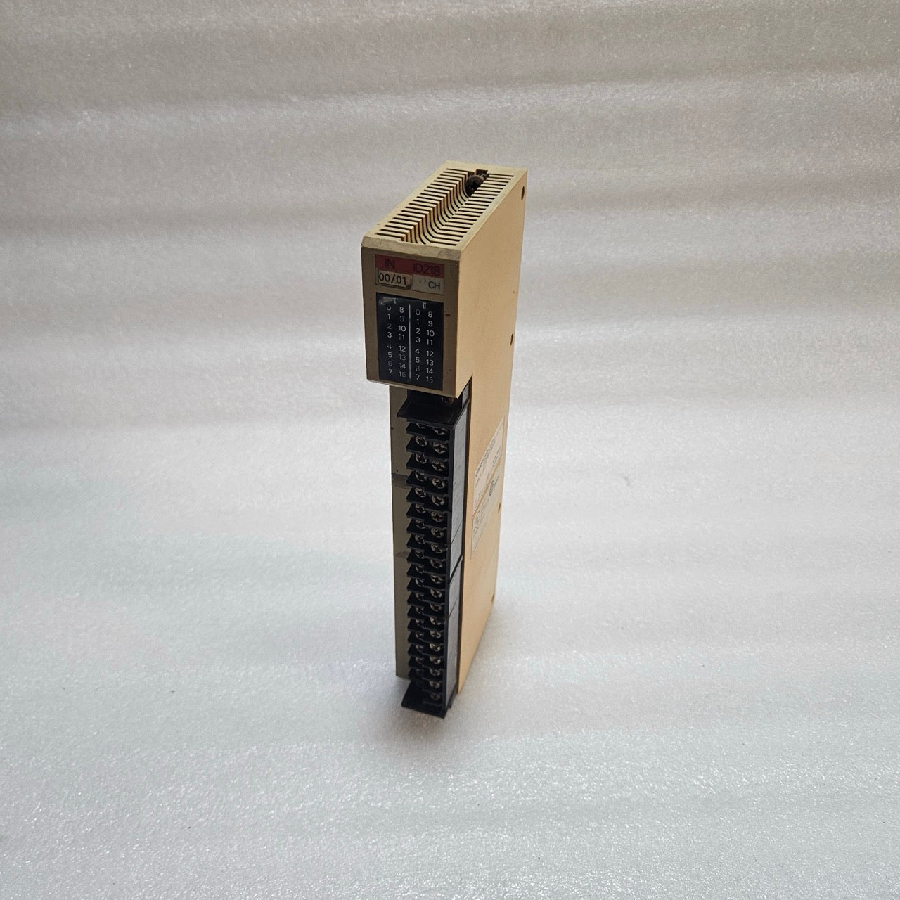 OMRON C500-ID218 (3G2A5-ID218) PLC DIGITAL INPUT UNIT 24VDC 16-POINT INPUT MODUL