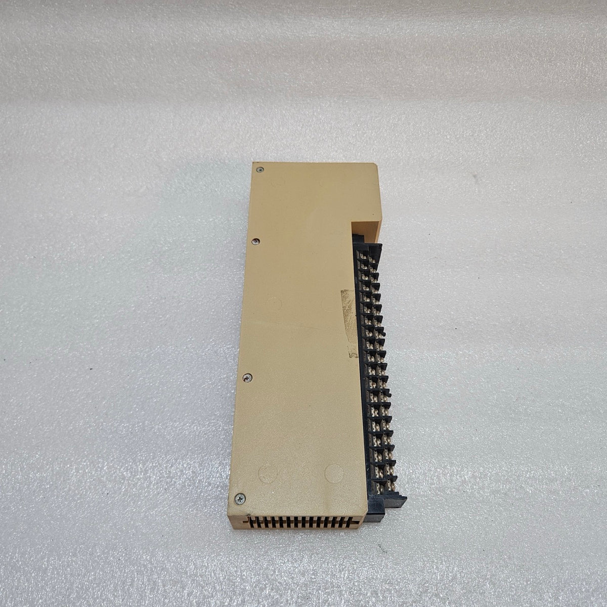 OMRON C500-ID218 (3G2A5-ID218) PLC DIGITAL INPUT UNIT 24VDC 16-POINT INPUT MODUL