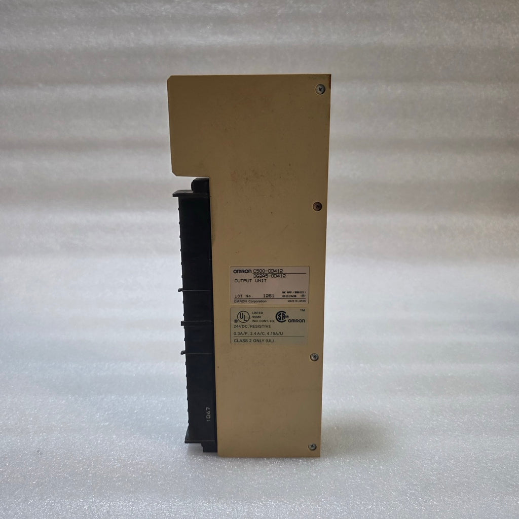 OMRON C500-OD412 PLC OUTPUT UNIT 24VDC 362A5-OD412 DISPLAY PART MISSING LOT OF 2