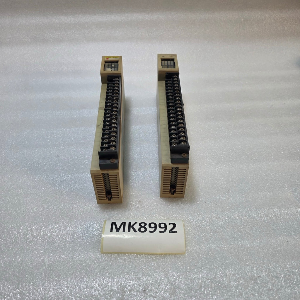 OMRON C500-OD412 PLC OUTPUT UNIT 24VDC 362A5-OD412 DISPLAY PART MISSING LOT OF 2