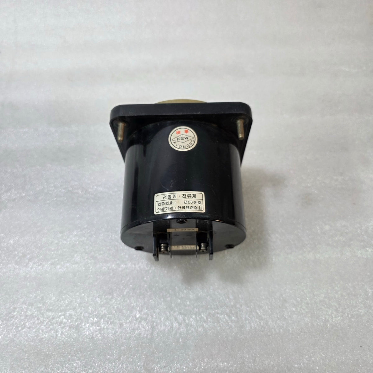 KYONGBO 0–4 KG/CM² ANALOG PRESSURE GAUGE PANEL METER | INDUSTRIAL PANEL MOUNT