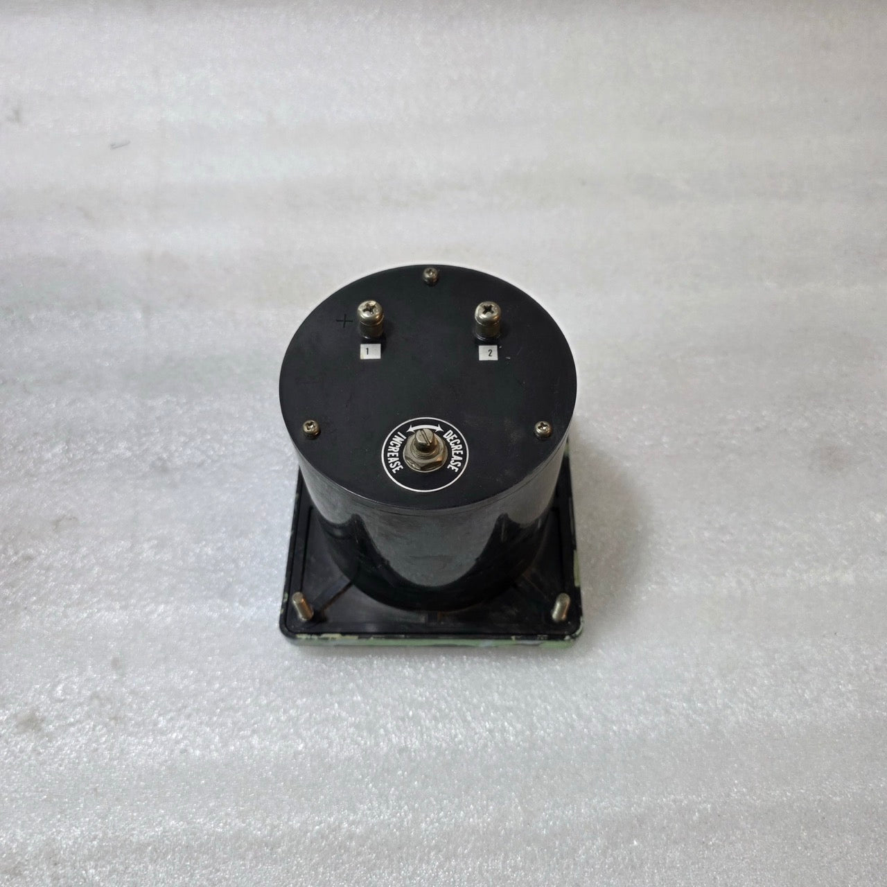 KURAMOTO INSTRUMENT MFG. CO. LTD. ANALOG RPM METER (0–22 X1000 RPM) PANEL MOUNT