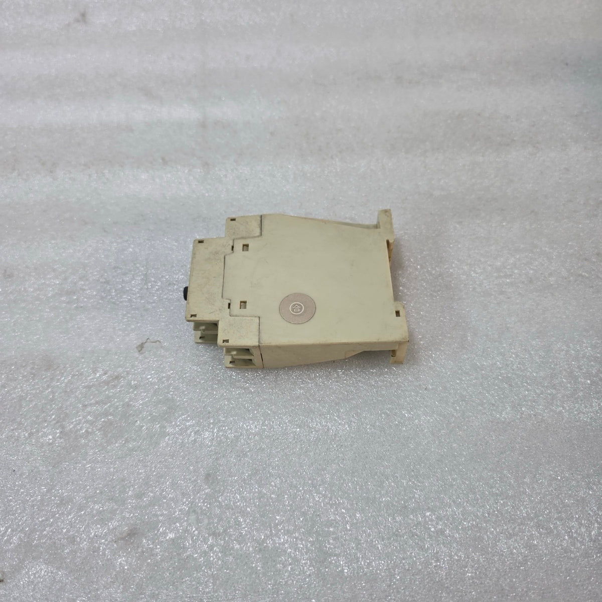 MITSUBISHI SRS-H NP SOLID STATE TIMER 380-440VAC 50/60HZ INDUSTRIAL TIME RELAY