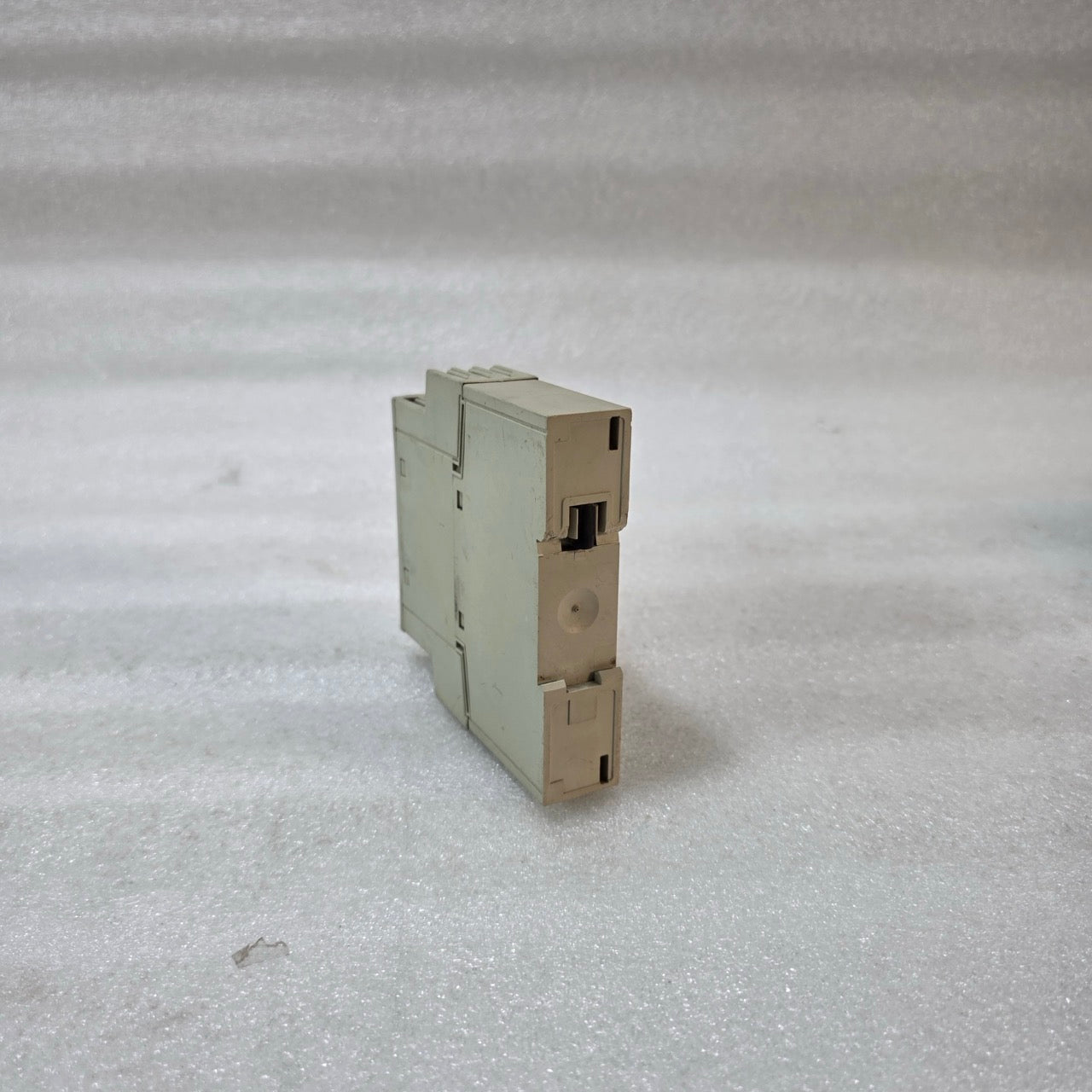 TELEMECANIQUE LT3SA00MW MOTOR THERMISTOR PROTECTION RELAY 24-230V AC/DC
