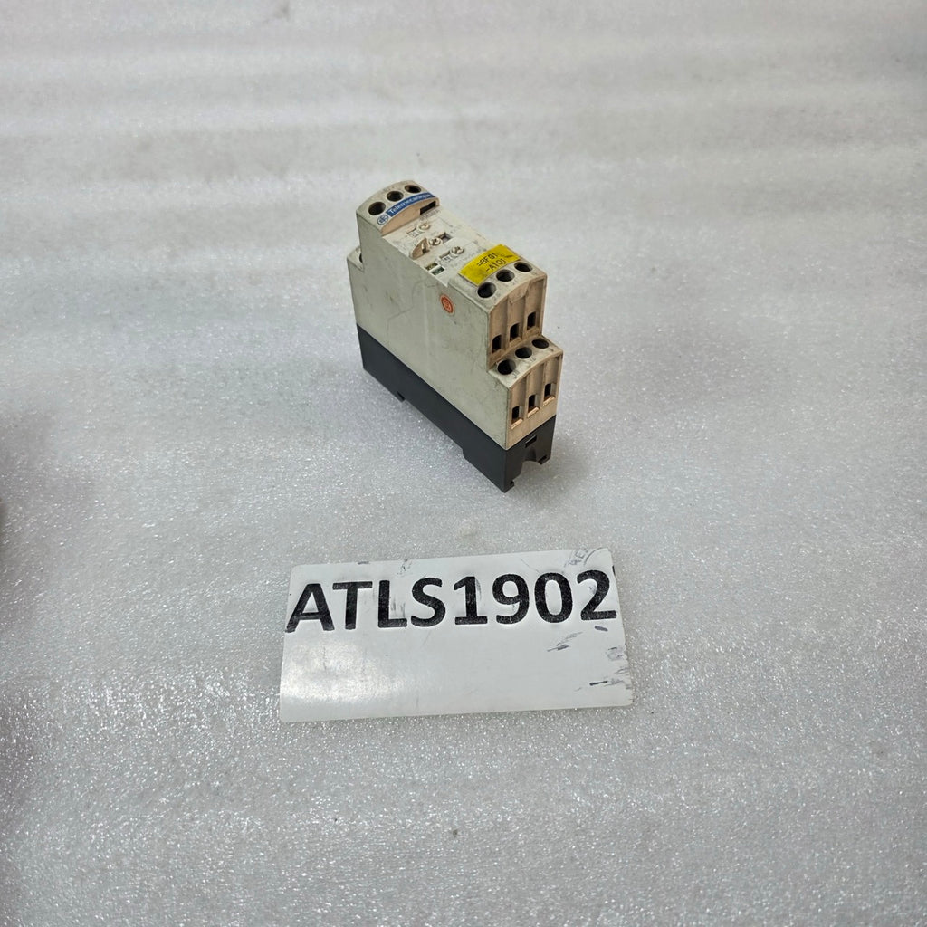 RM4UA33M VOLTAGE MONITORING RELAY 220-240V AC | TELEMECANIQUE RM4 SERIES