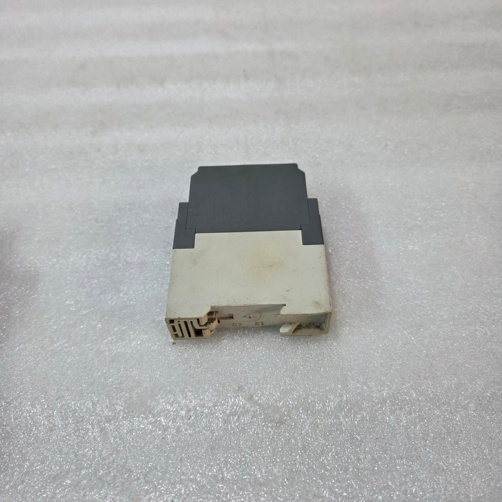 ABB CT-ERS.22 ON-DELAY TIME RELAY 0.05S–300H 24-240V AC/DC 1SVR630100R3300