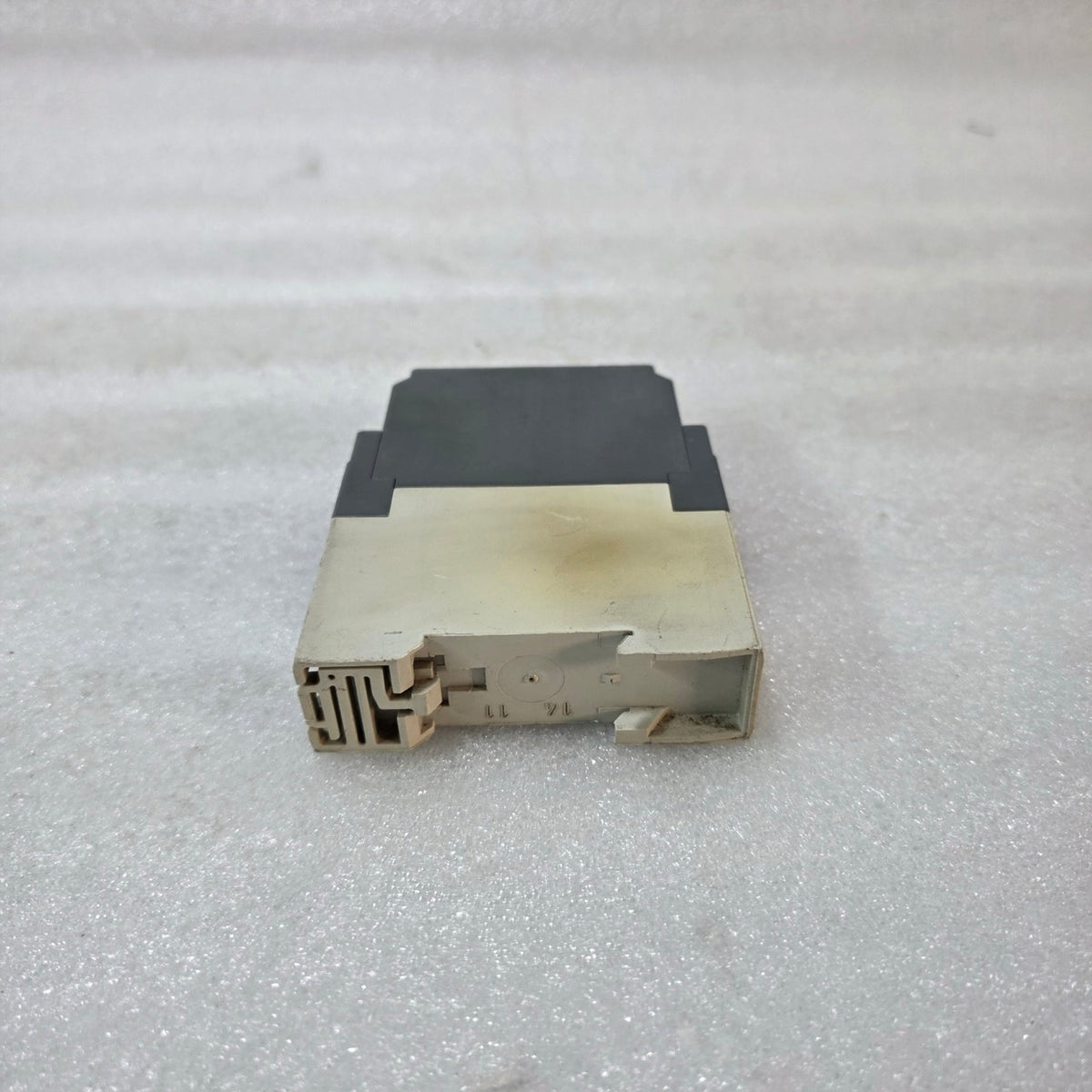 ABB CT-ERS.22 ON-DELAY TIME RELAY 1SVR630100R3300