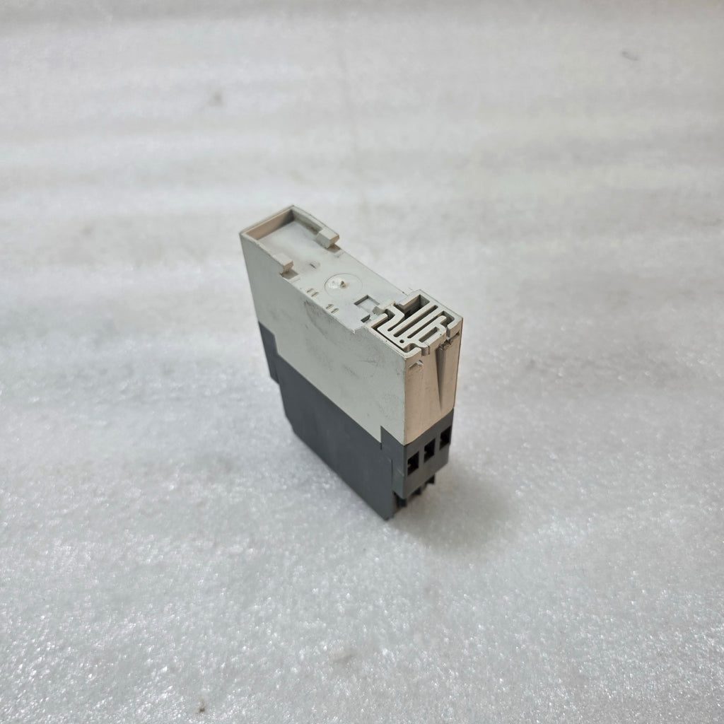 ABB CM-EFS.2 OVER & UNDER VOLTAGE MONITORING RELAY 1SVR430750R0400