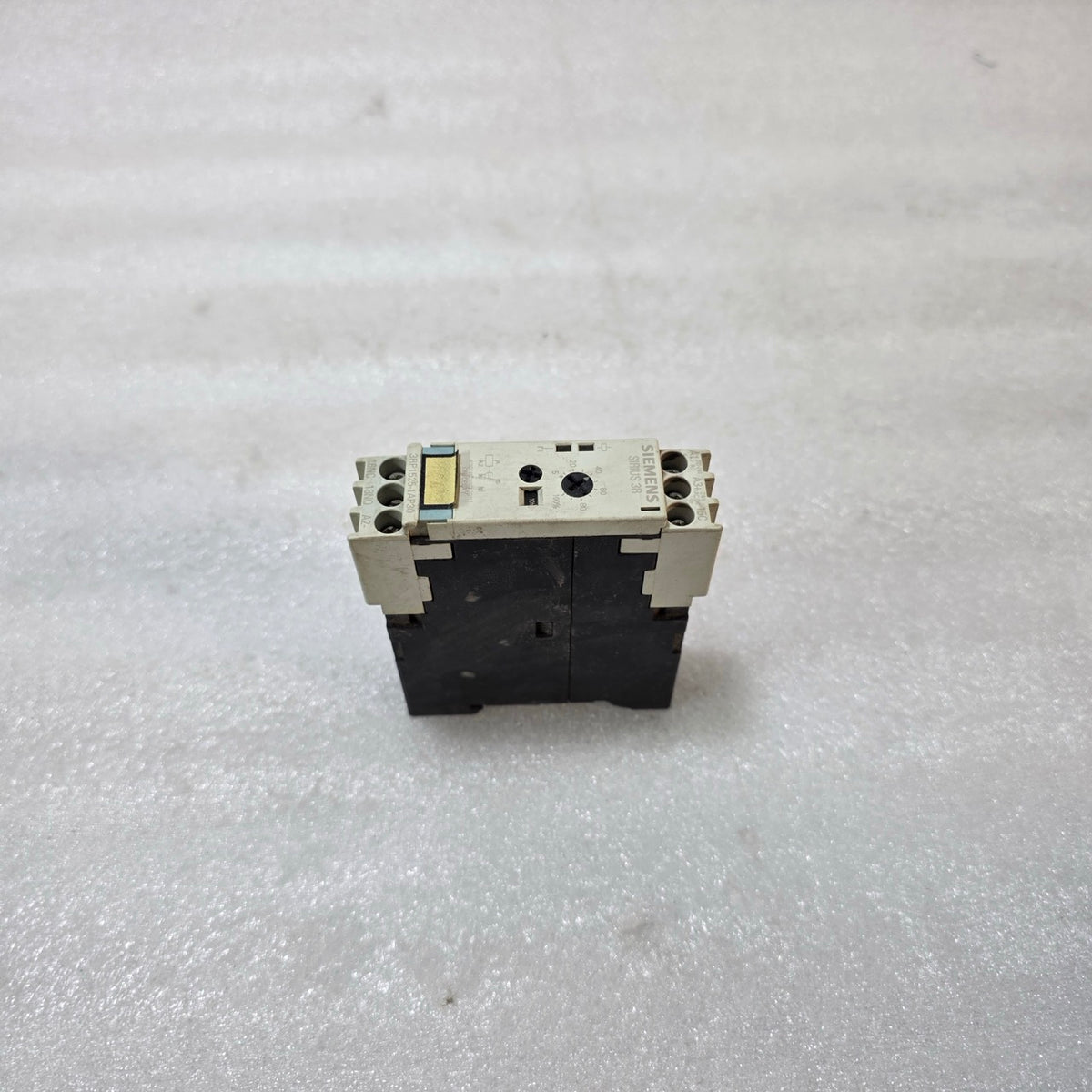SIEMENS SIRIUS 3RP1525 TIME RELAY 3RP1525-1AP30