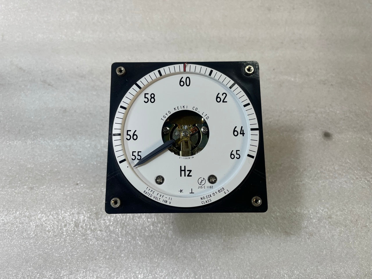 TOYO KEIKI FVF-11 55–65 HZ ANALOG FREQUENCY METER 110V CLASS 0.5