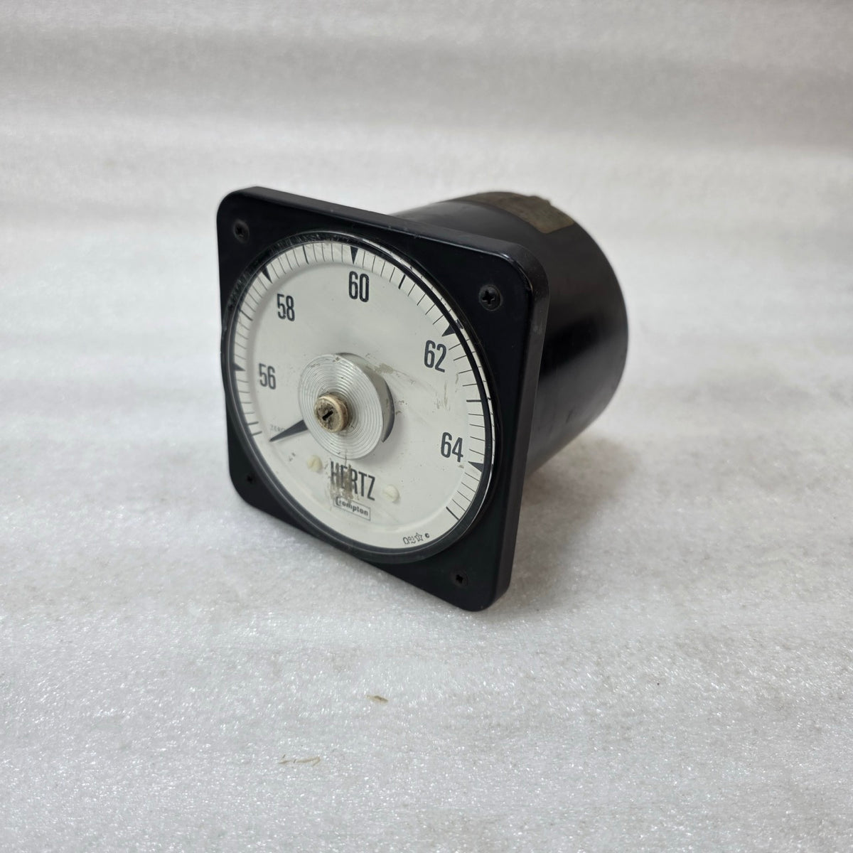 CROMPTON ANALOG FREQUENCY METER 56–64 HZ PANEL MOUNT HERTZ METER INDUSTRIAL