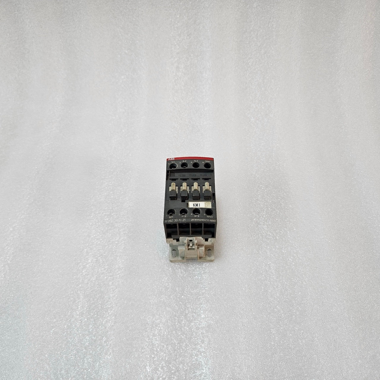 ABB AF09Z-30-10-21 CONTACTOR | 3 POLE 9A | 1NO AUXILIARY | 24-60V AC/DC COIL