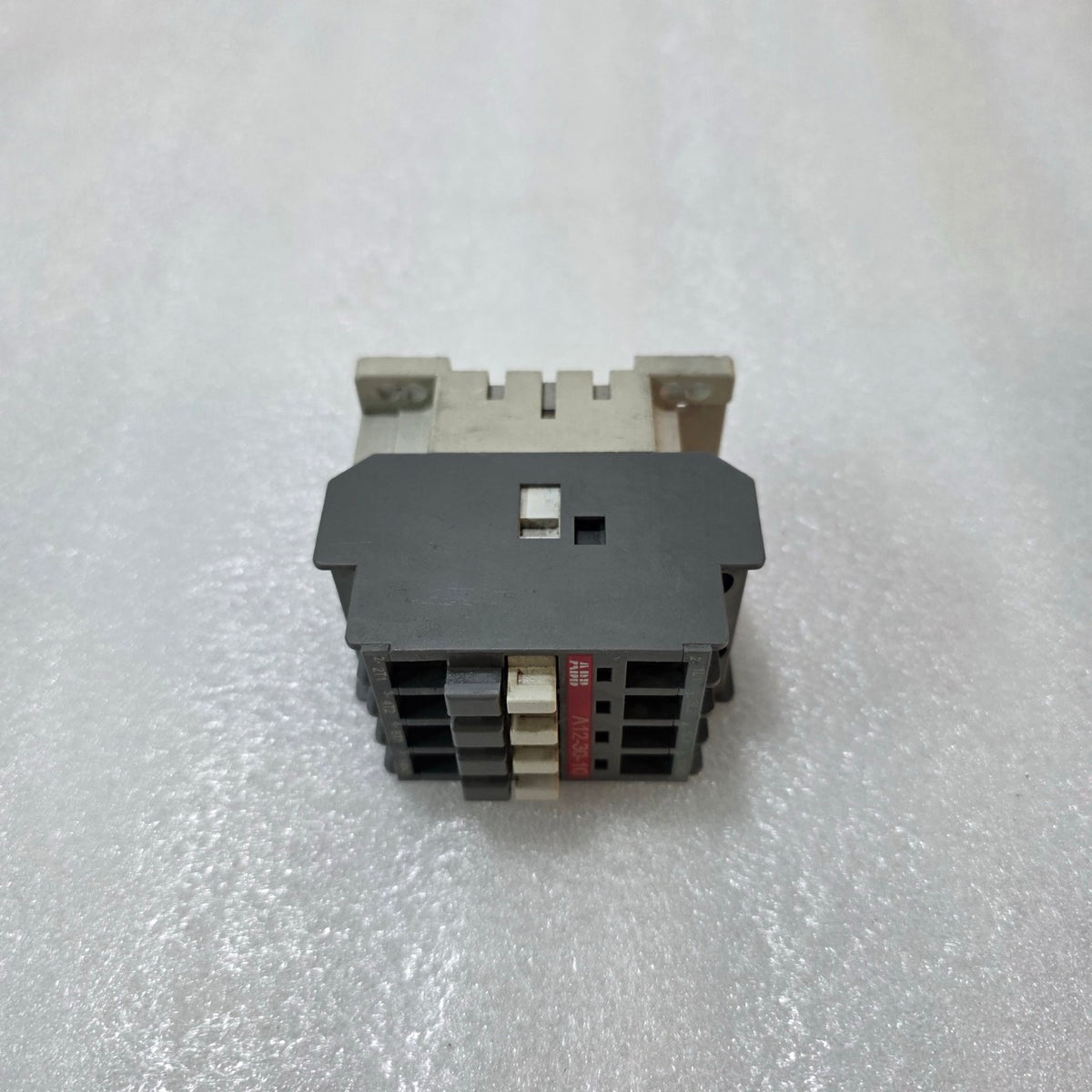 ABB A12-30-10 CONTACTOR 3 POLE 27A AC-3 5.5KW 400V COIL 230V AC INDUSTRIAL MOTOR