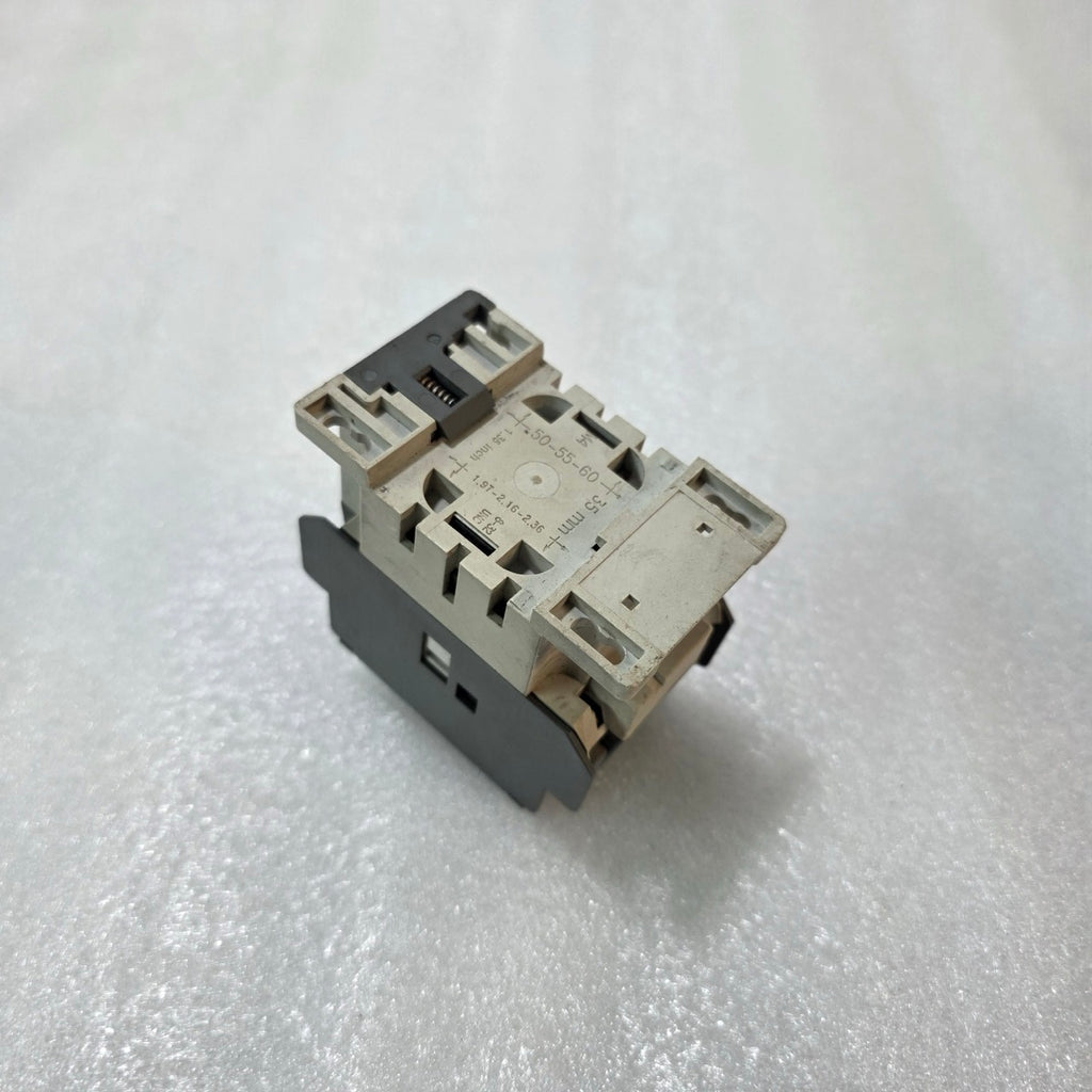 ABB A12-30-10 CONTACTOR 3 POLE 27A AC-3 5.5KW 400V COIL 230V AC INDUSTRIAL MOTOR