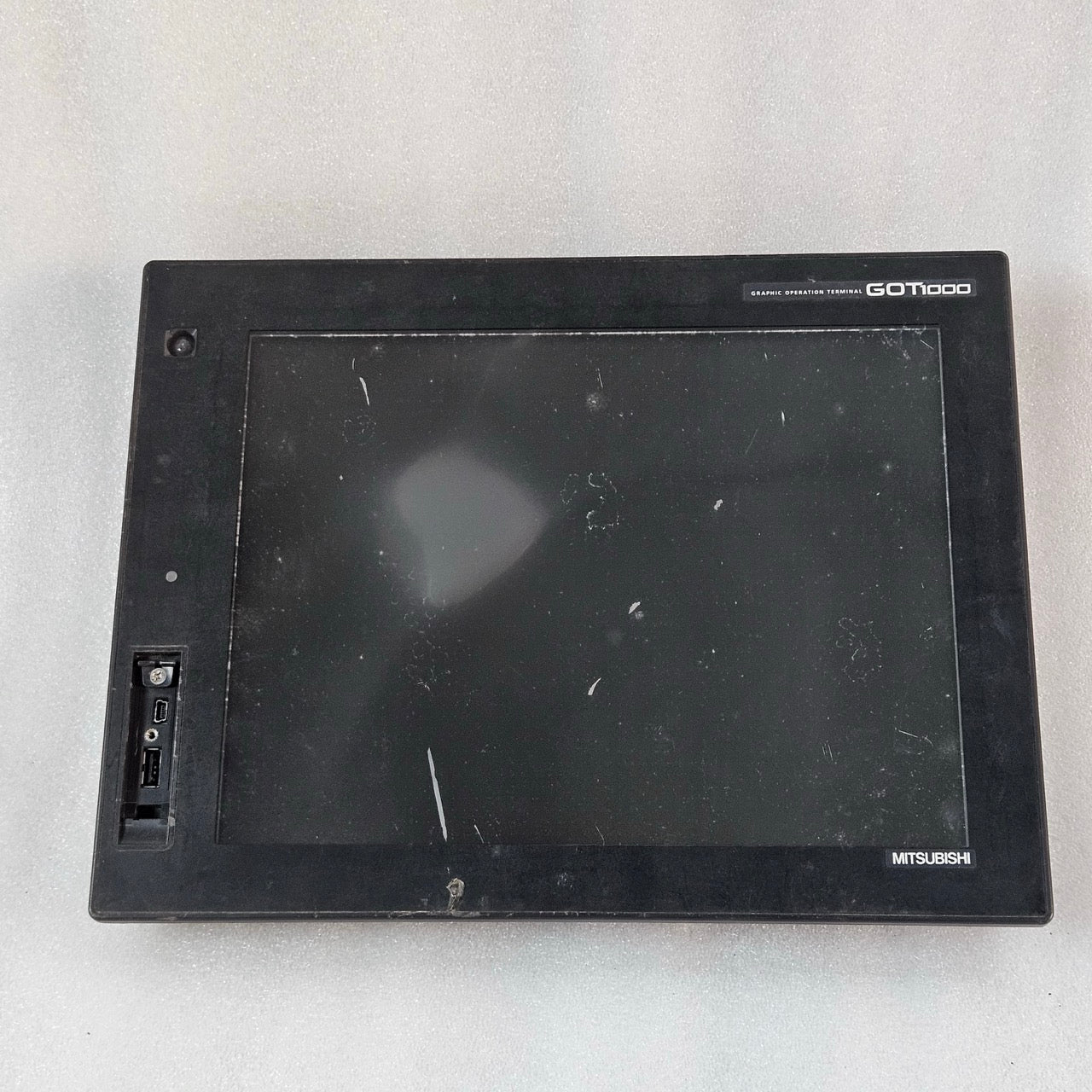 MITSUBISHI GT1685M-STBD GRAPHIC OPERATION TERMINAL HMI WITH GT15-QBUS INTERFACE