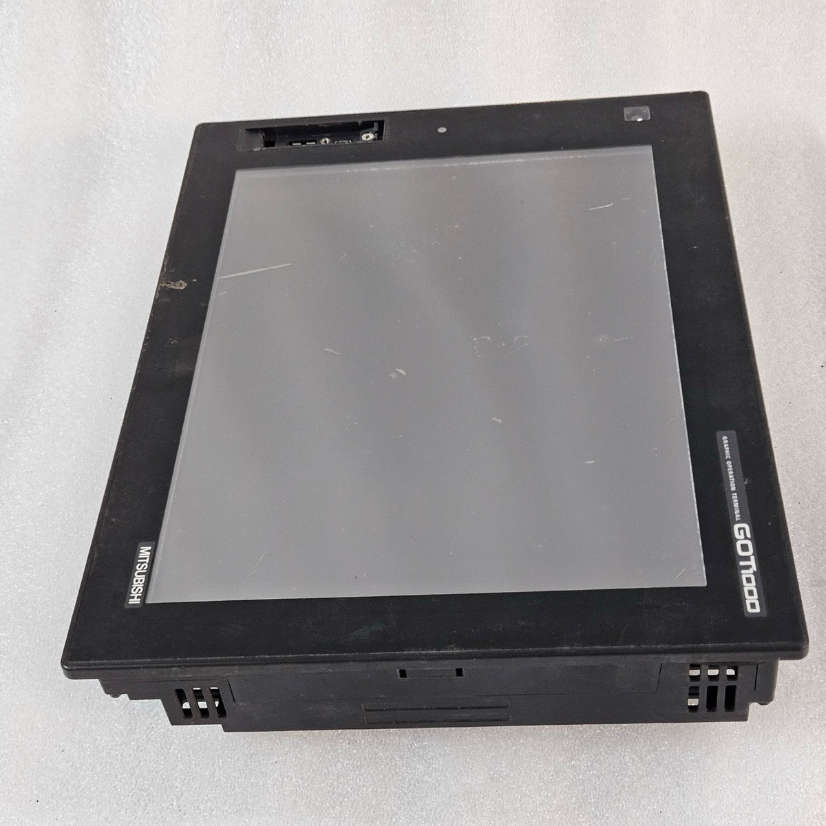 MITSUBISHI GT1685M-STBD GRAPHIC OPERATION TERMINAL HMI WITH GT15-QBUS INTERFACE