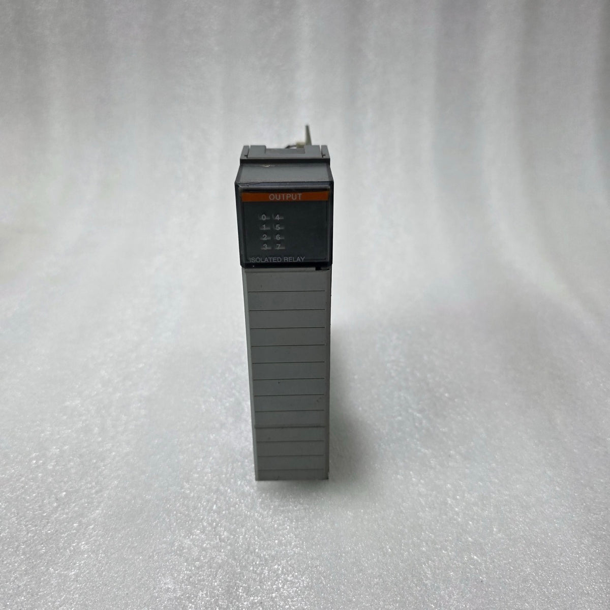 ALLEN-BRADLEY SLC 500 OUTPUT MODULE 1746-OX8 SERIES A DIGITAL OUTPUT PLC MODULE