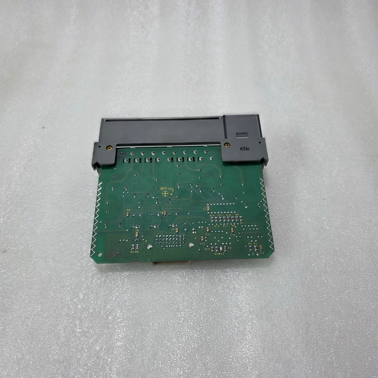 ALLEN-BRADLEY SLC 500 OUTPUT MODULE 1746-OX8 SERIES A DIGITAL OUTPUT PLC MODULE