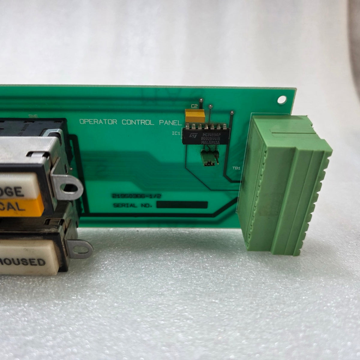 OPERATOR CONTROL PANEL & ERICSSON PKC2111 PI DC-DC MODULE 21950386-1/2