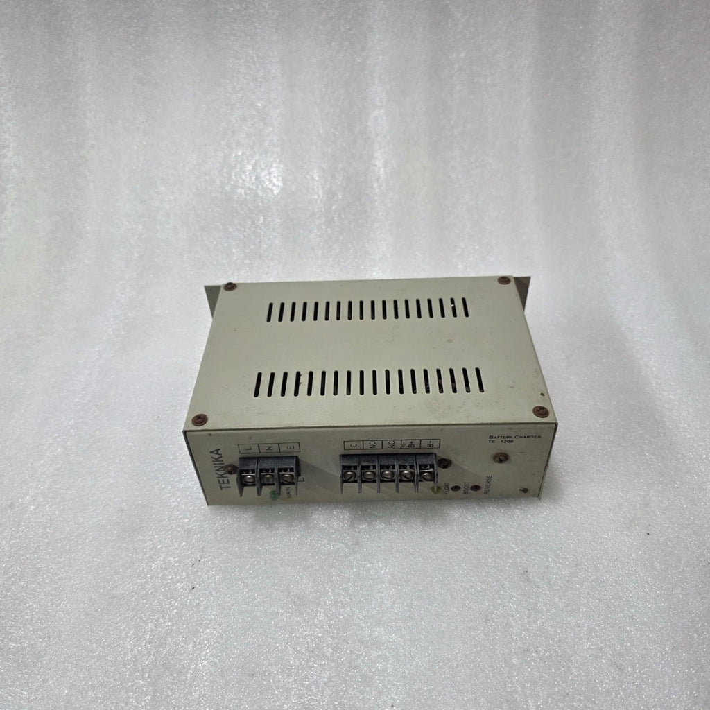 TEKNIKA TE 1202 BATTERY CHARGER 12V DC 10A OUTPUT, 165–265V AC INPUT, INDUSTRIAL