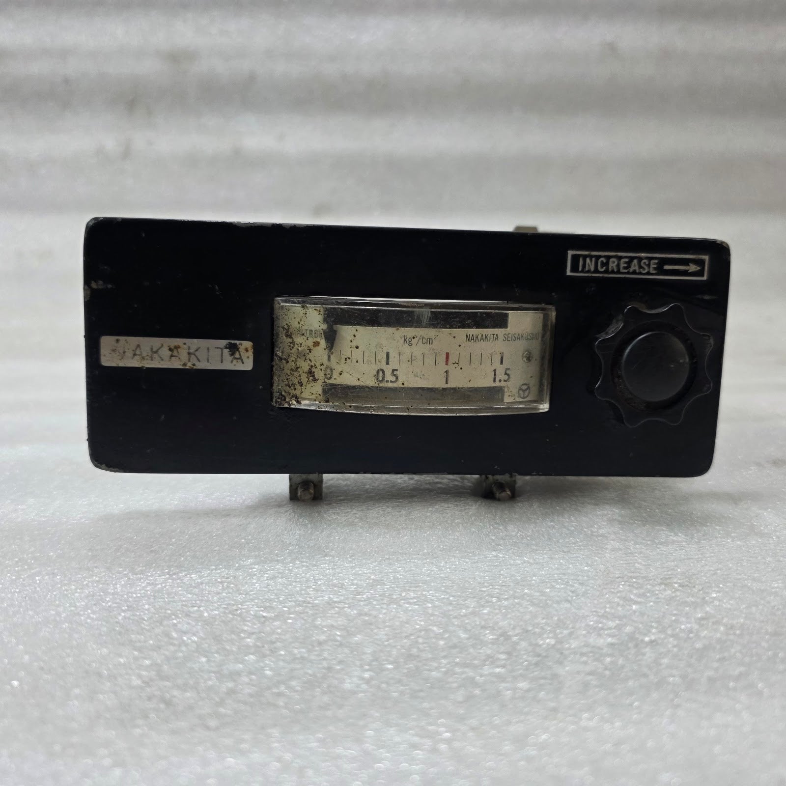 NAKAKITA SEISAKUSHO PNEUMATIC PRESSURE REGULATOR WITH GAUGE 0-1.5 KG/CM²