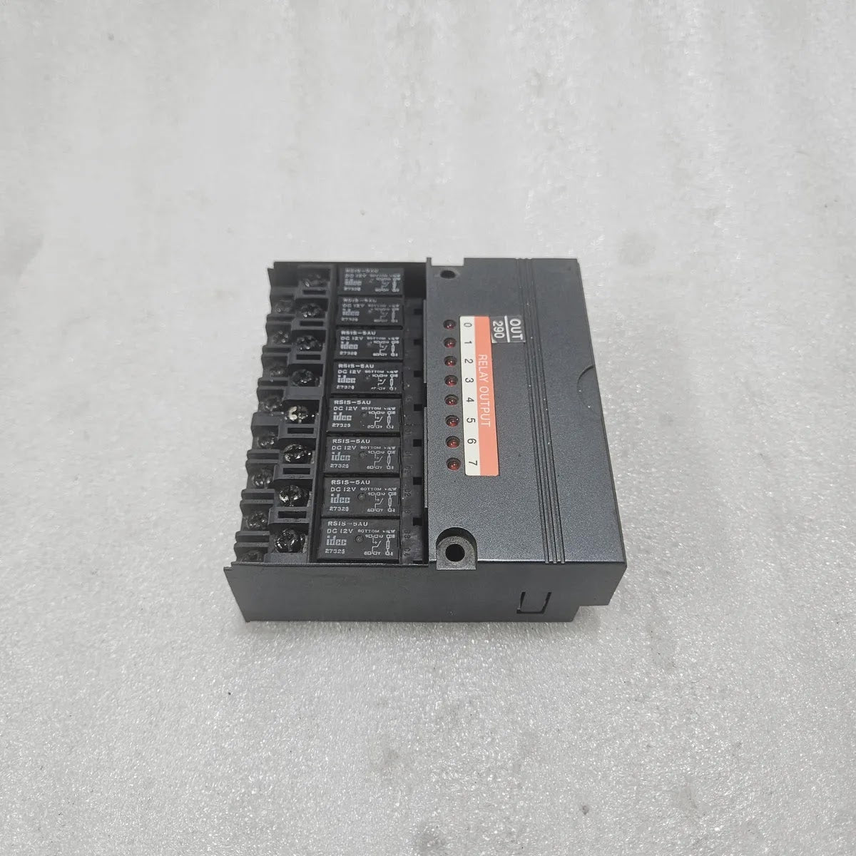 IDEC PFJ-T081U Relay Output Module 240VAC 1.5A 8-Point PLC