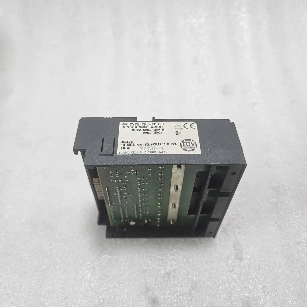 IDEC PFJ-T081U Relay Output Module 240VAC 1.5A 8-Point PLC