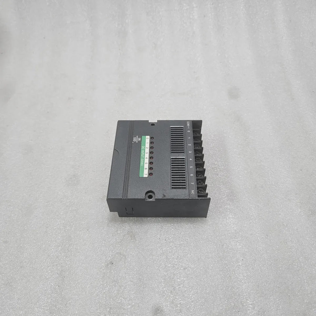 IDEC PFJ-N082U FA-1J 8-DC Input Unit Sink 24VDC 10mA/PT