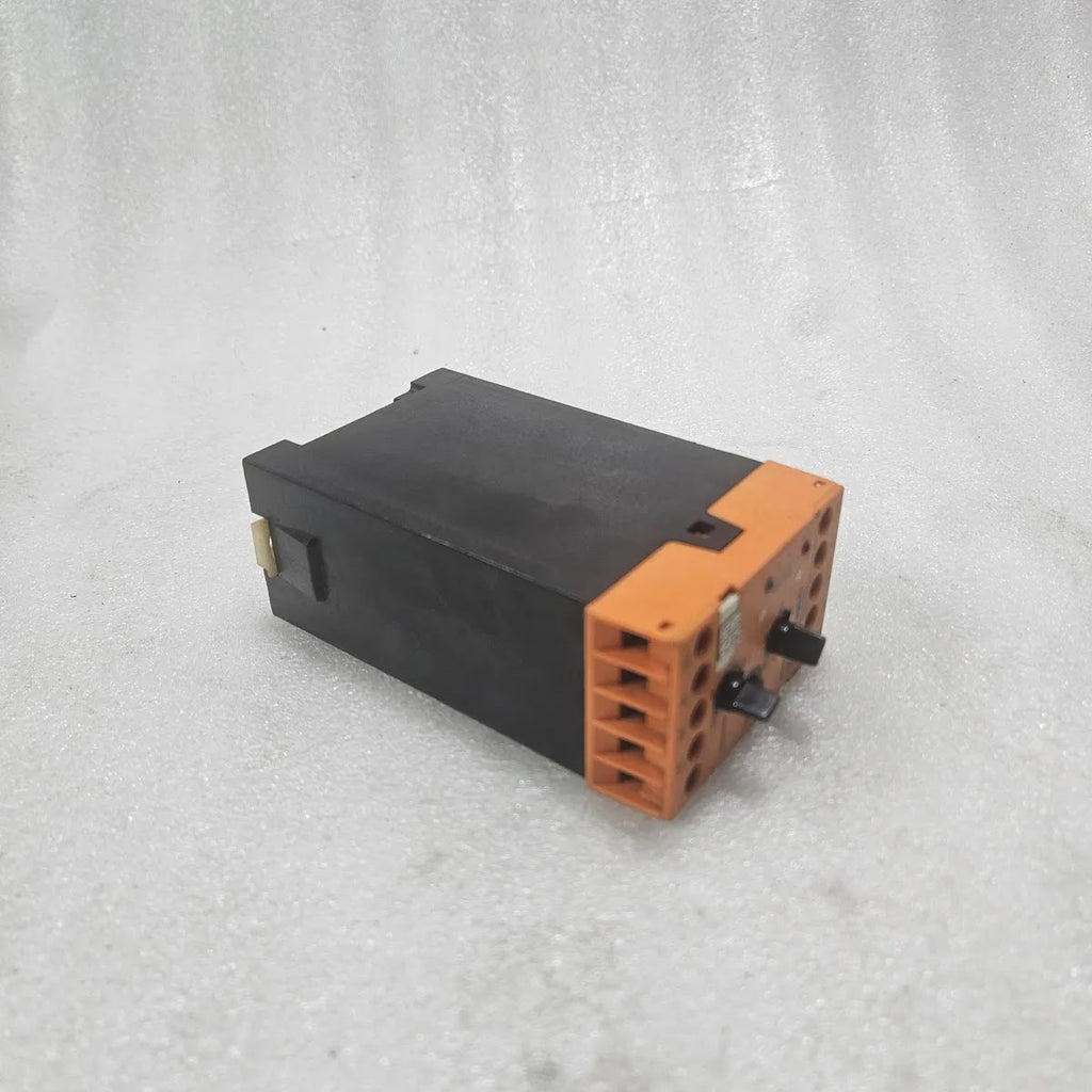 Dold BA 9043/003 3-Phase Voltage Monitor Relay 112V 3A/250V